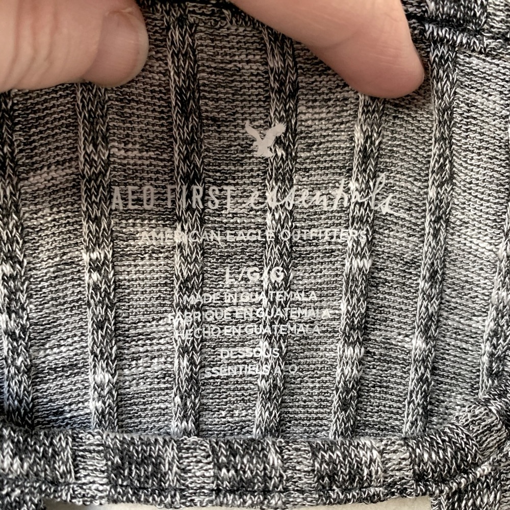 AE Crop Top - Picture 5 of 5